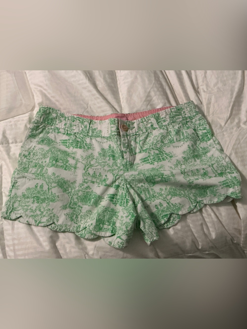 Lilly Pulitzer White Toile Scalloped Shorts with Pink Waist Trim